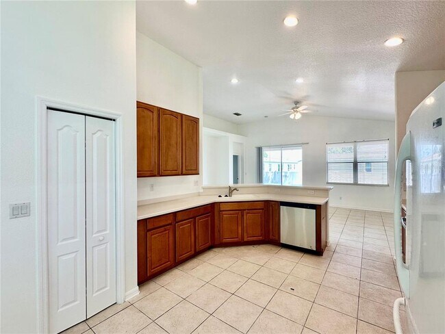 Building Photo - 5223 58th Terrace E
