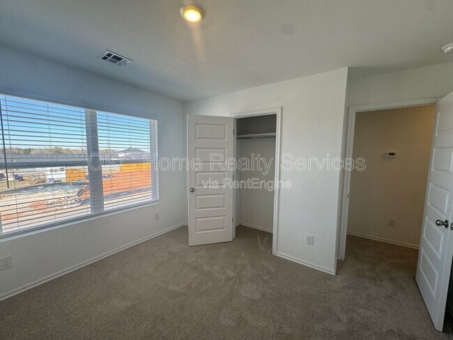 Building Photo - 12048 SW 36th St