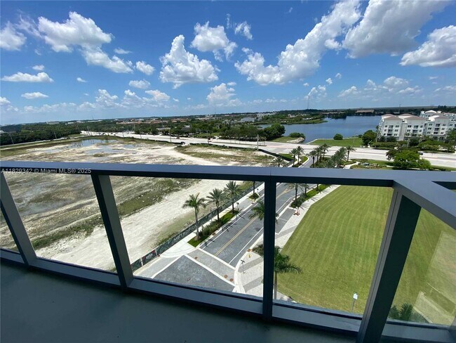 Building Photo - 2000 Metropica Wy