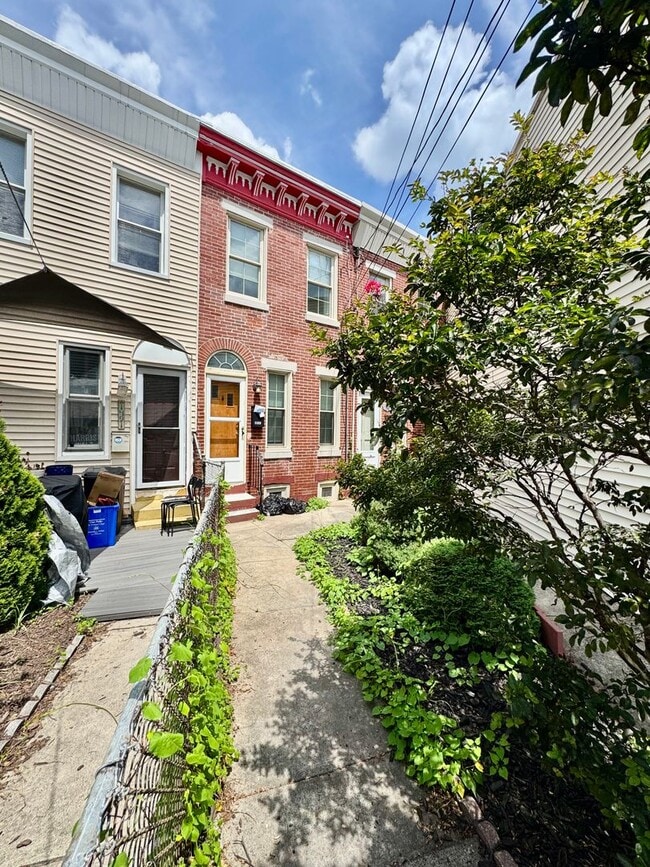Building Photo - Charming 2-Bedroom Home in Fishtown/Olde R...