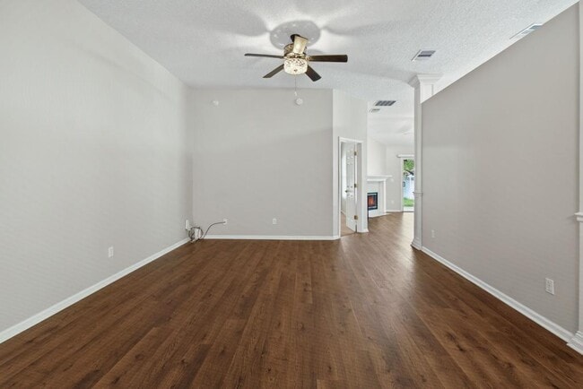 Building Photo - 1727 Canopy Oaks Dr