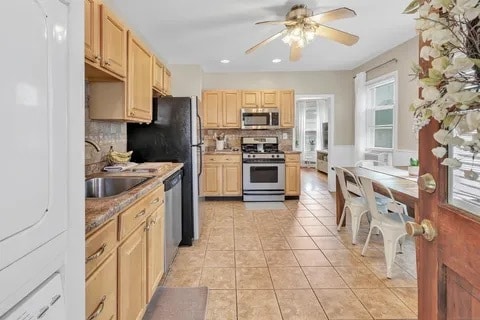 Building Photo - 25 Locke St