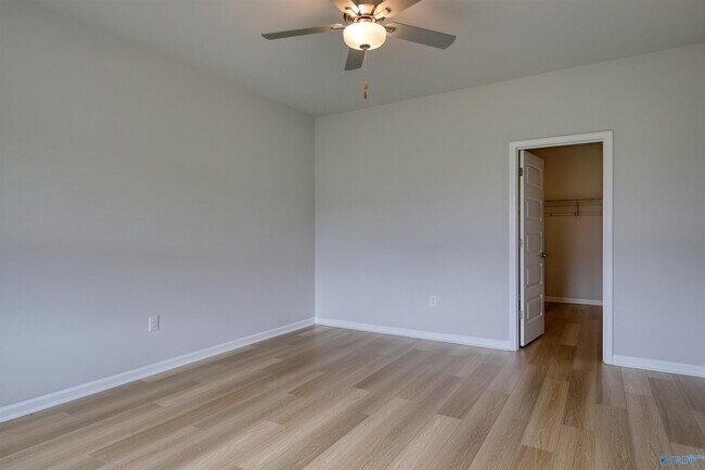 Building Photo - 112 Willow Rose Ln