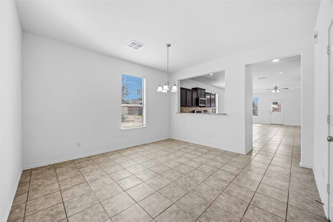 Building Photo - 5803 Camelia Evergreen Ln