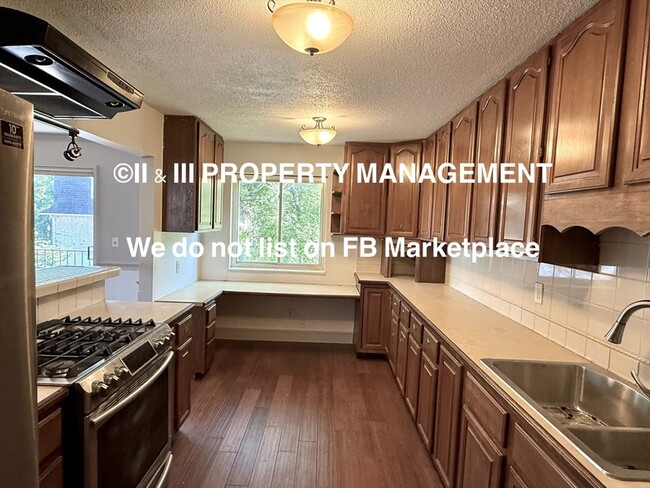 Building Photo - 8602 W 84th St