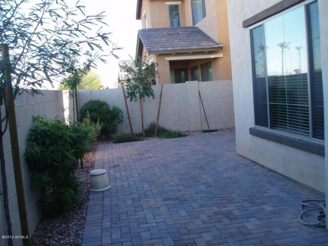 Building Photo - Chandler 5 Bed, 3 Bath + Bonus Room Office/Den