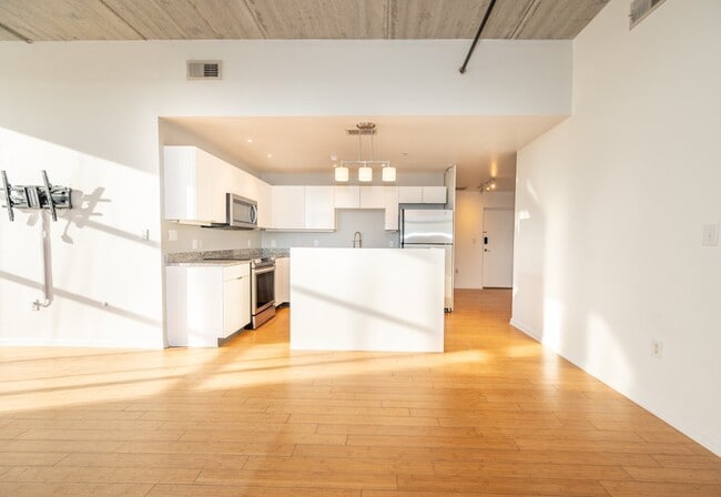 Building Photo - 1 Cool Blow St