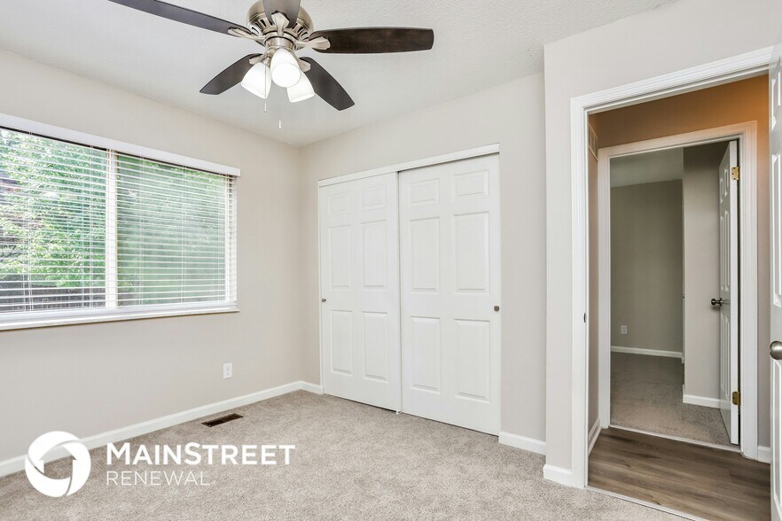 Building Photo - 1133 Treetop Village Dr