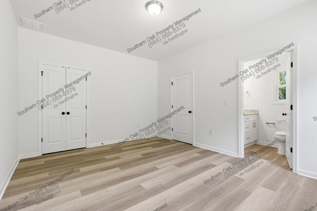 Building Photo - 209 Poplar Ln