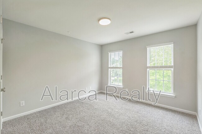 Building Photo - 1408 Crestgate Dr