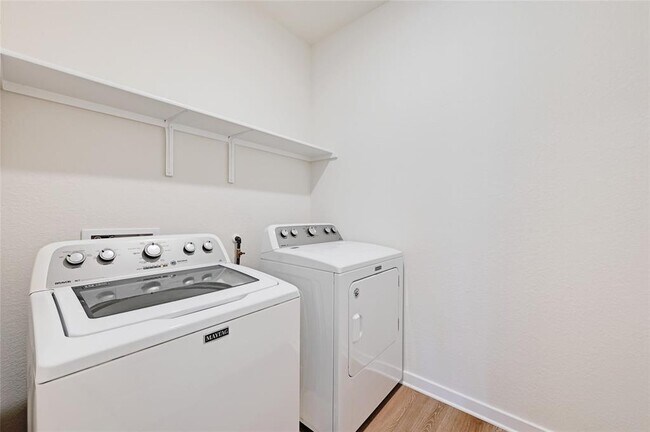 Building Photo - 2133 Alamar walk