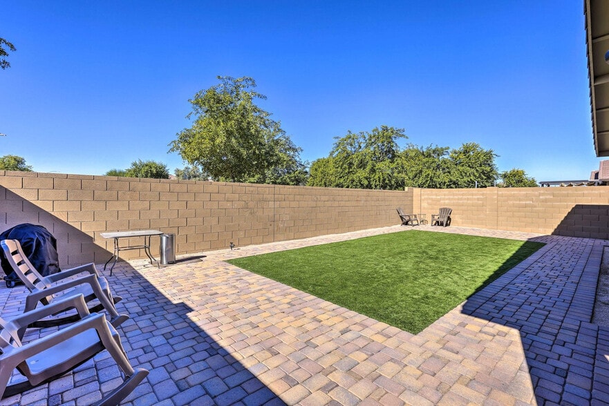 Building Photo - 6808 N 86th Ln