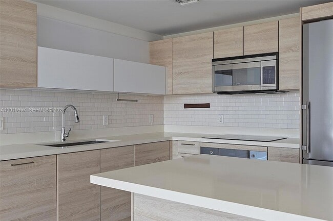 Building Photo - 16385 Biscayne Blvd