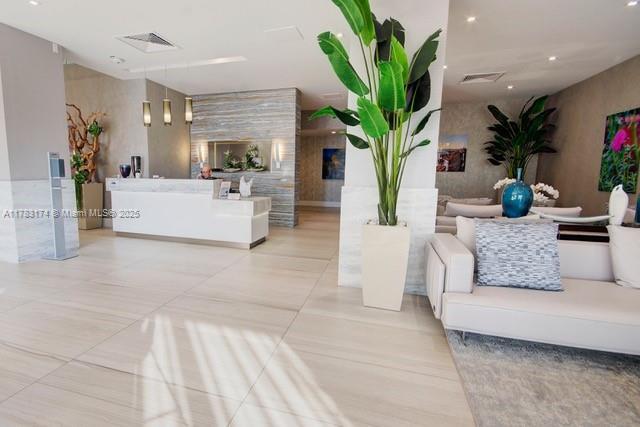 Building Photo - 2401 S Ocean Dr