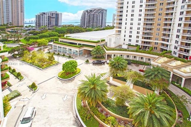 Building Photo - 801 Brickell Key Blvd