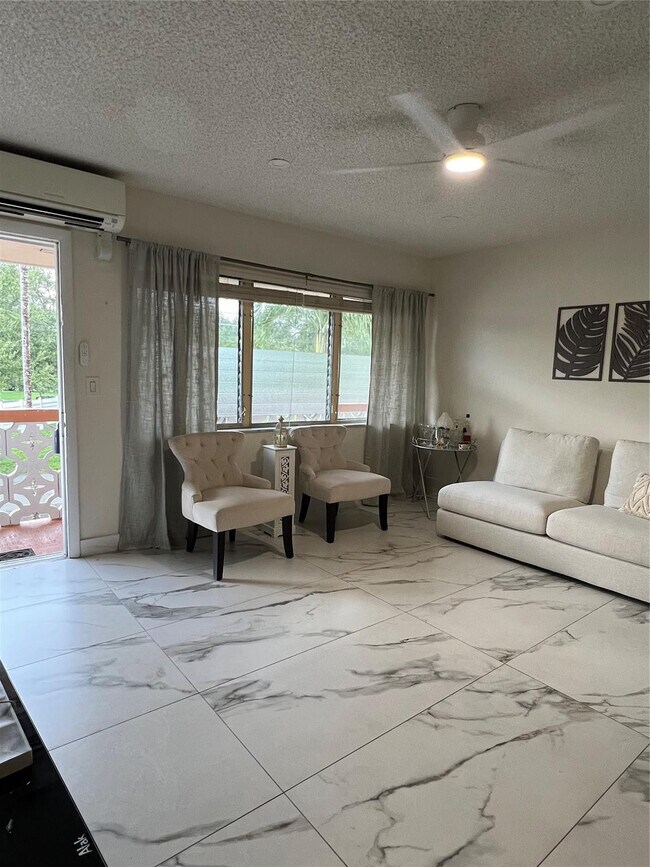 Building Photo - 900 SW 10th Terrace