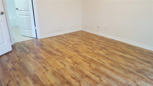 Building Photo - 6000-5 Shepherd Mountain Cove