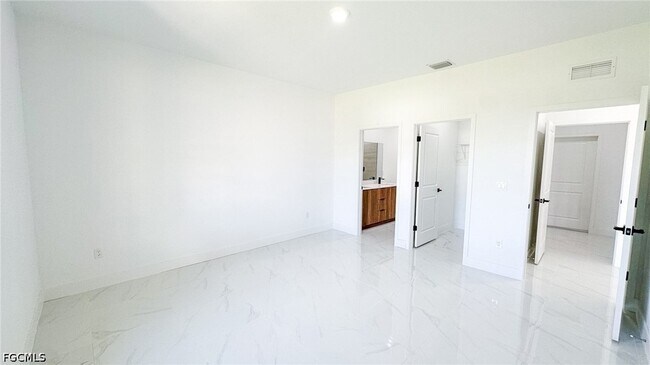 Building Photo - 721 Bering Ave S