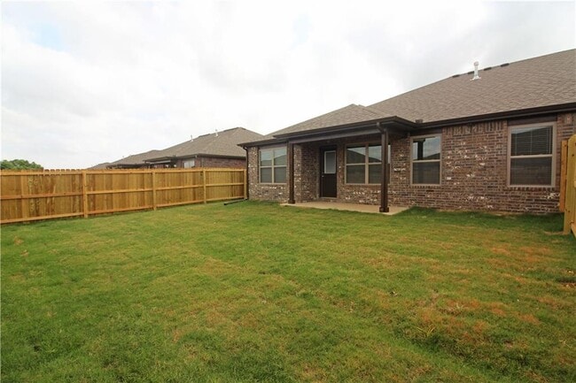 Building Photo - 412 Barbet Dr
