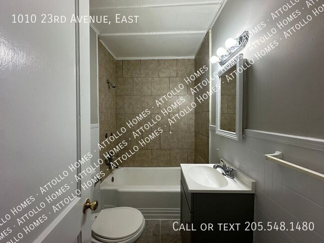 Building Photo - 1010 23rd Ave E