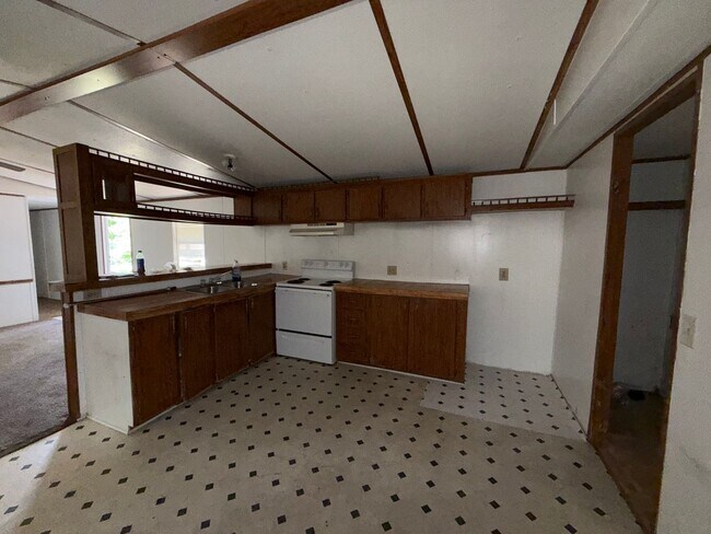 Building Photo - 125 Co Rd 371