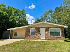 Building Photo - 102 Varee Dr
