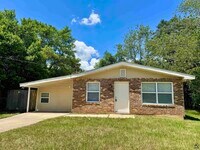 Building Photo - 102 Varee Dr