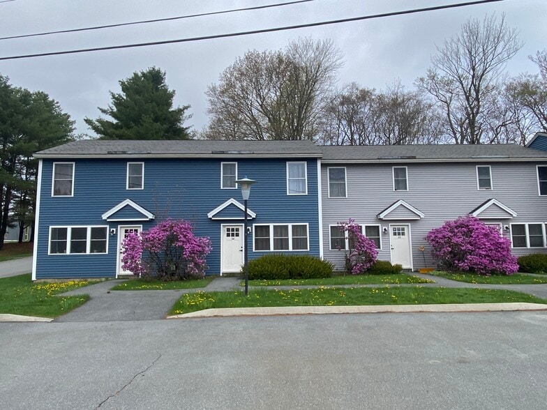 Primary Photo - Pinewood Apartments
