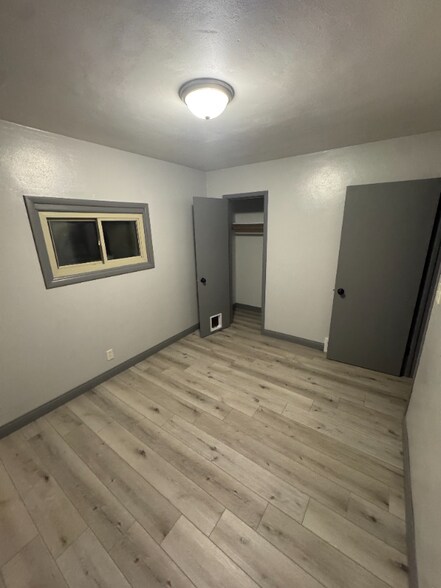 Building Photo - 1959-1961 Maple Dale Rd