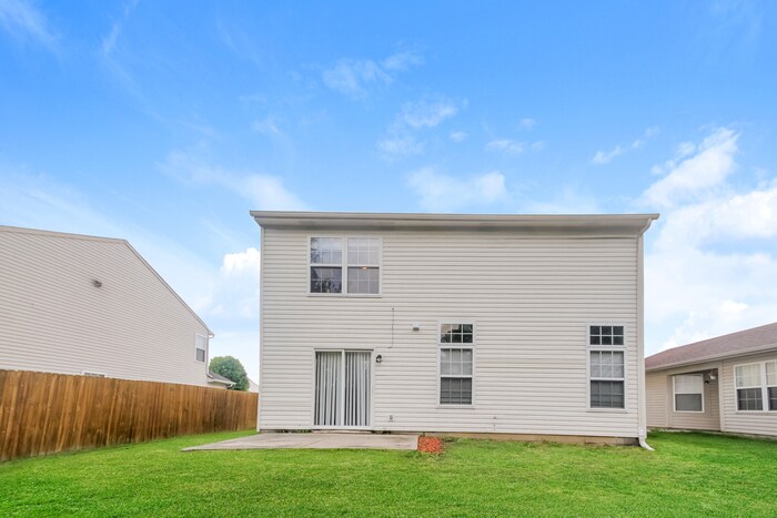 Building Photo - 5425 Bluff View Dr