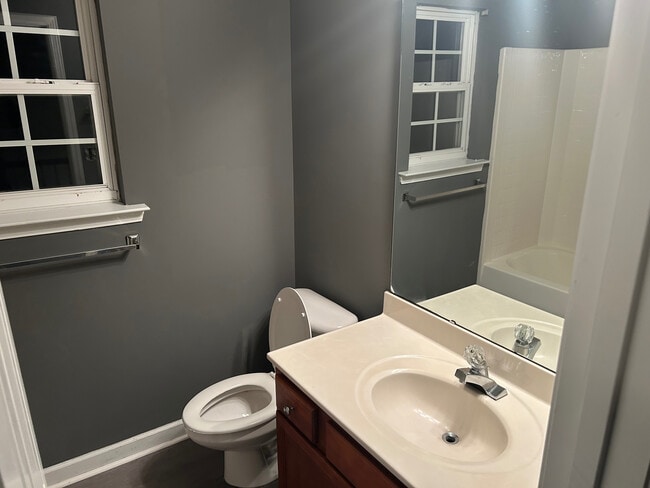 Building Photo - Room in House on Brian William Rd