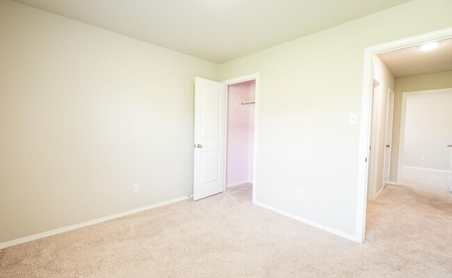 Building Photo - 44 Dunnaway Dr