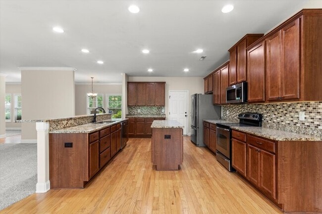 Building Photo - 288 Big Oak Ln