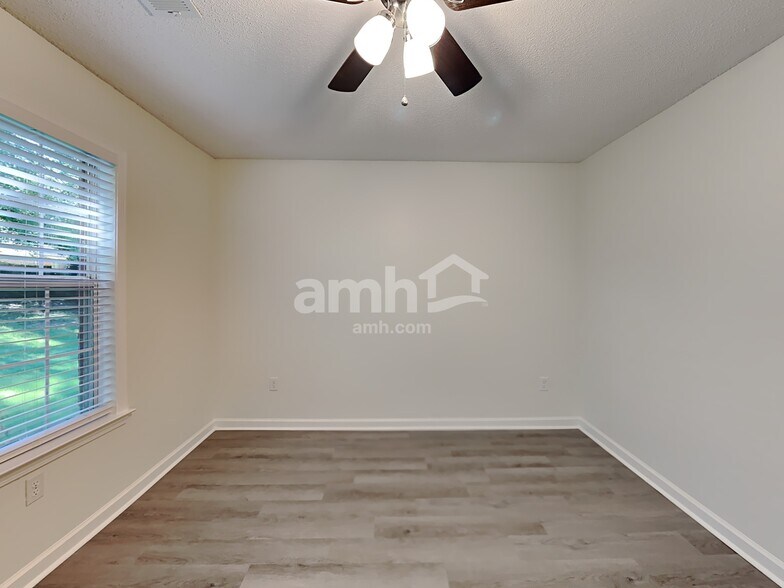 Building Photo - 2714 Cedar Bluff Dr