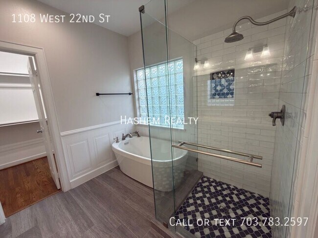 Building Photo - 1108 W 22nd St