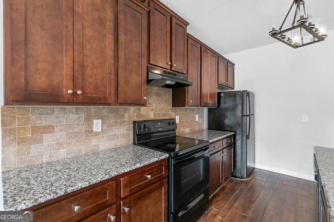 Building Photo - 1969 Old Dogwood