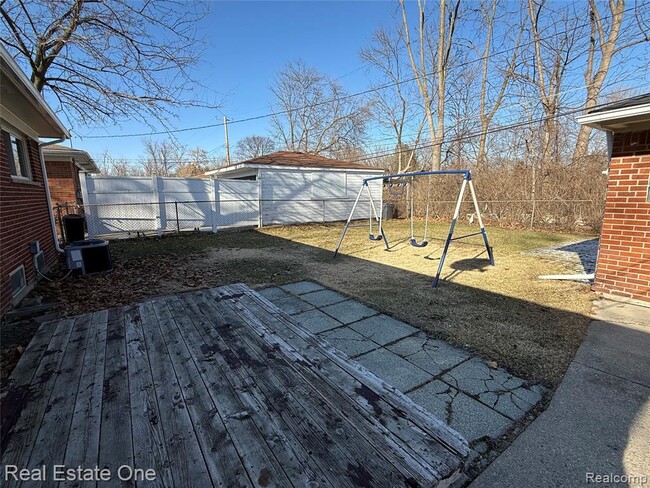 Building Photo - 8064 Whitefield St