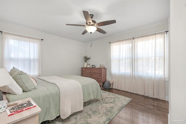 Building Photo - 1800 Foulis Dr