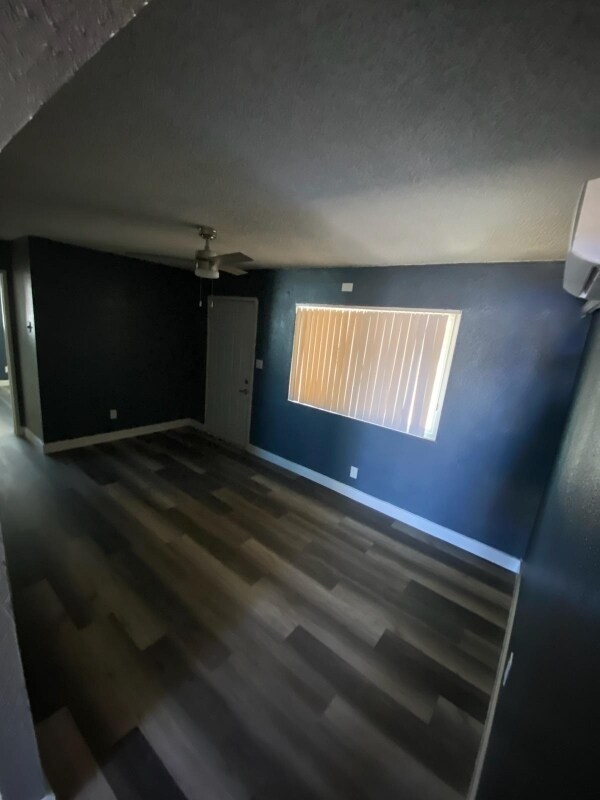 Building Photo - 16526 Chestnut St