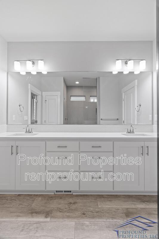 Building Photo - 6843 SE Red Alder St