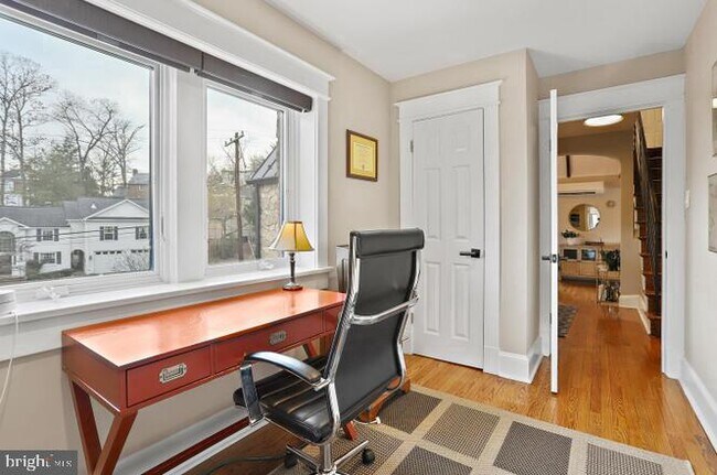 Building Photo - 2347 S Arlington Ridge Rd
