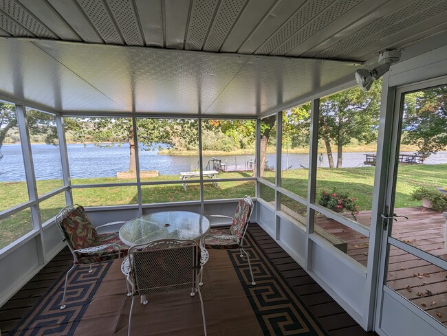 Sreened porch - 67940 County Road 76