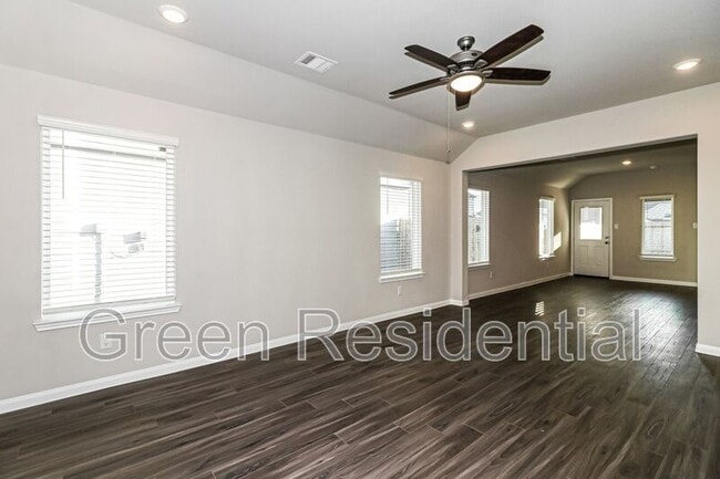 Building Photo - 5122 Hector Gustavo Dr