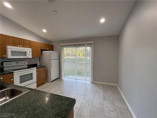 Building Photo - 119 Zenith Cir