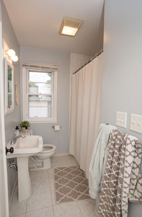 Building Photo - 1905 44th Ave NE