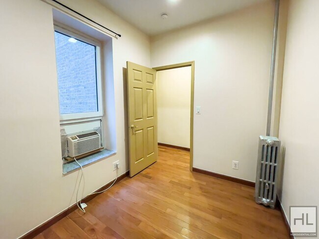 Building Photo - HURON STREET / Greenpoint Brooklyn / Spaci...