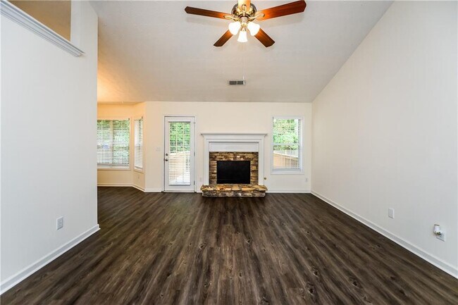 Building Photo - 805 Lewis Ridge Cir