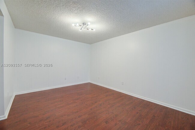 Building Photo - 1020 Crystal C