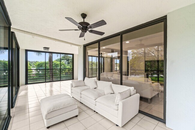 Building Photo - 7201 Promenade E Dr