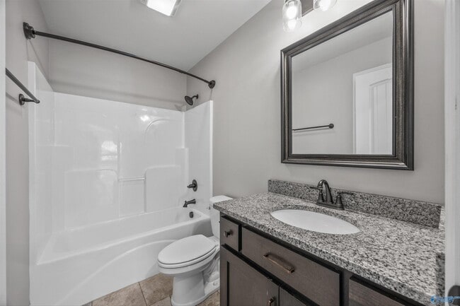 Building Photo - 17050 Stonegate Dr